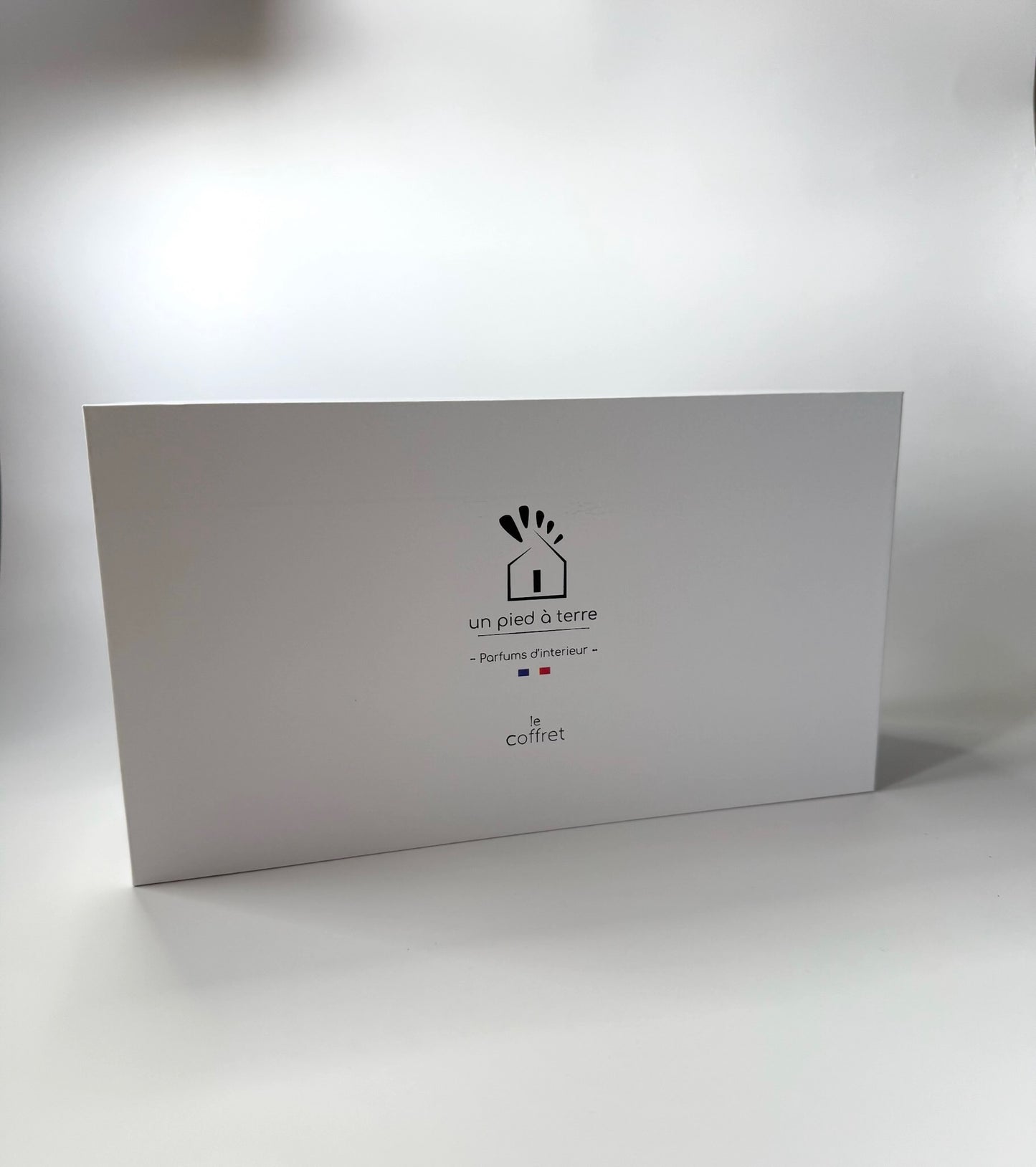 "Le Coffret". La bougie et son diffuseur parfumé