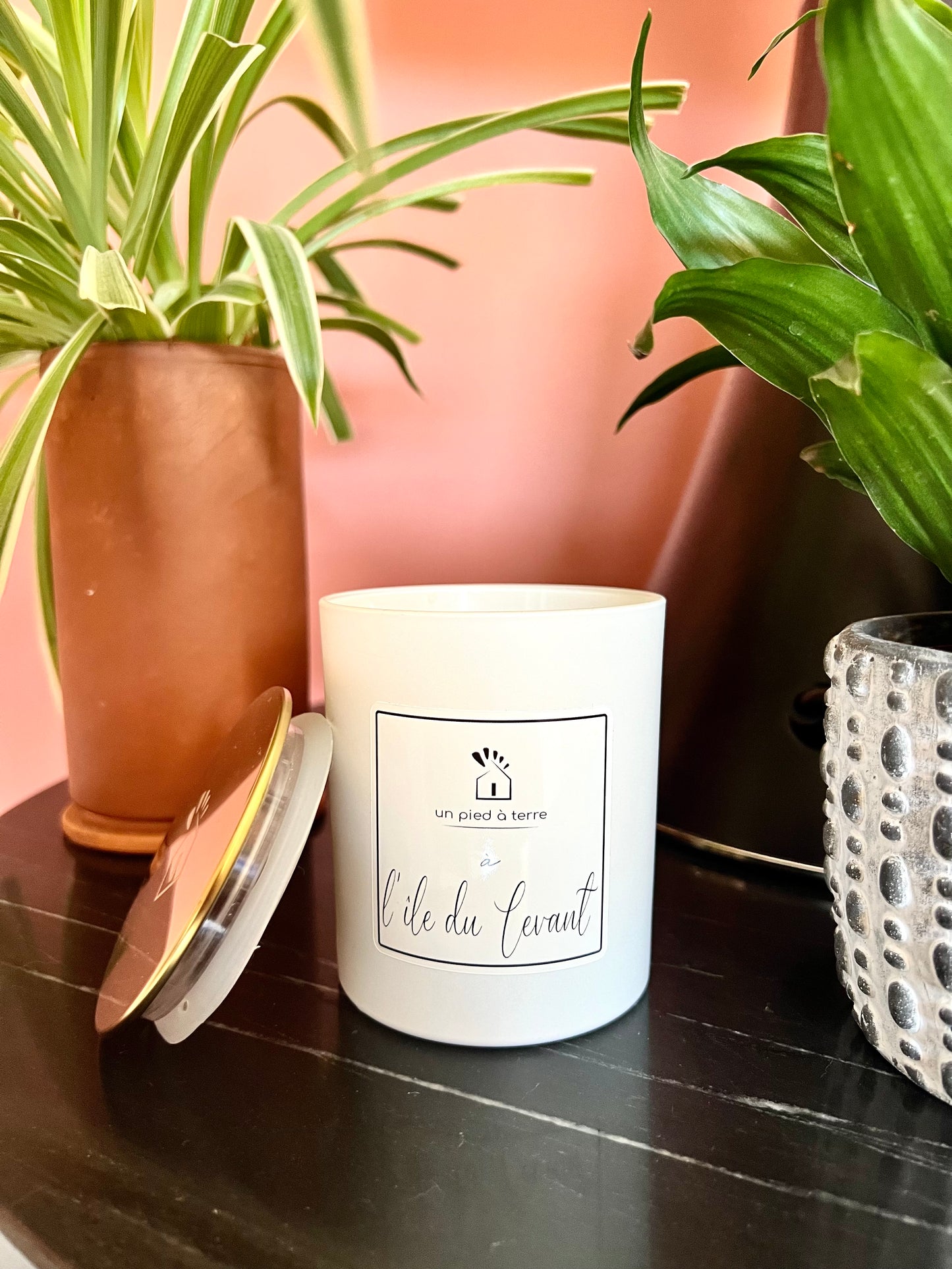 Bougie parfumée "Un Pied à Terre à l'Ile du Levant"