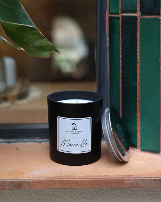 bougie parfumée "Un Pied à terre à Marseille"