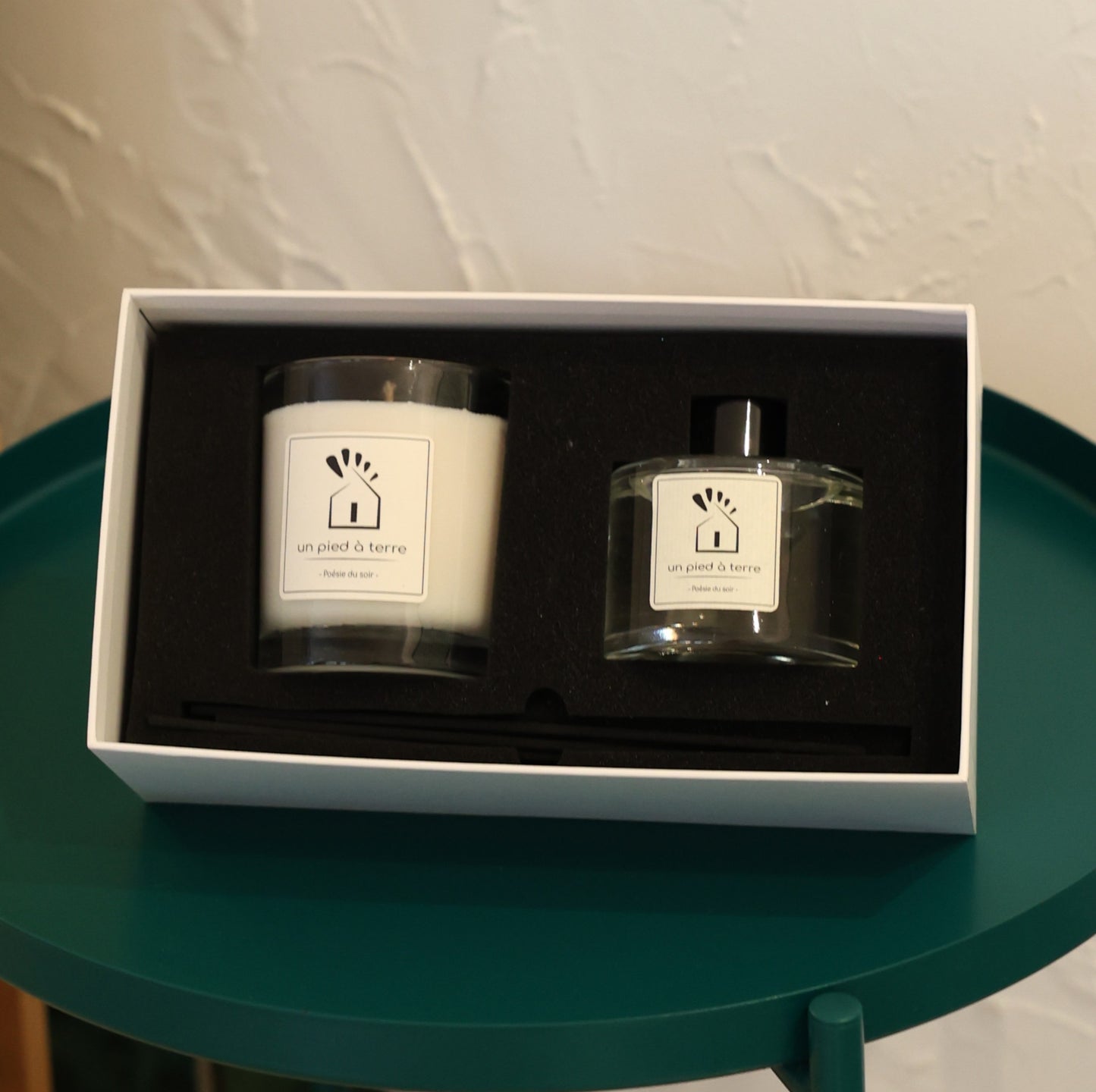 "Le Coffret". La bougie et son diffuseur parfumé